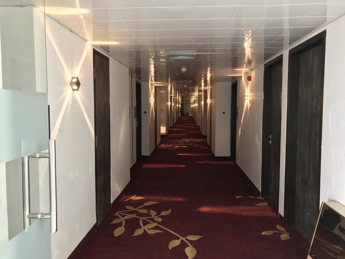 Regenta Central Hotel & Convention Centre Nágpur Kültér fotó