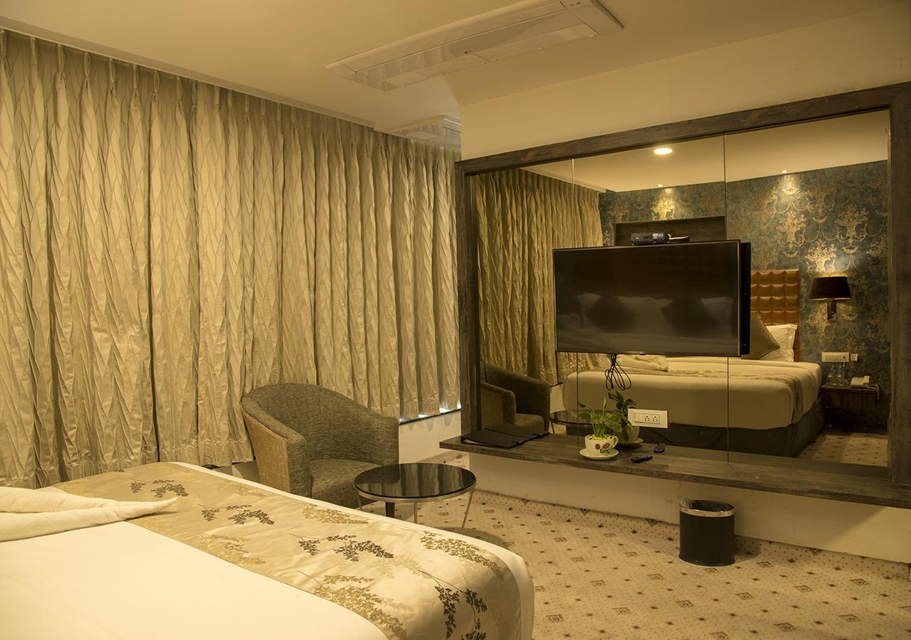 Regenta Central Hotel & Convention Centre Nágpur Kültér fotó
