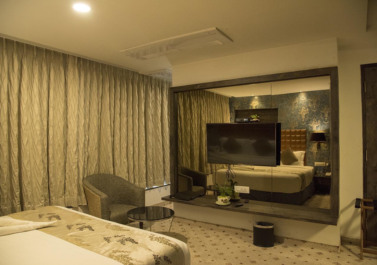 Regenta Central Hotel & Convention Centre Nágpur Kültér fotó