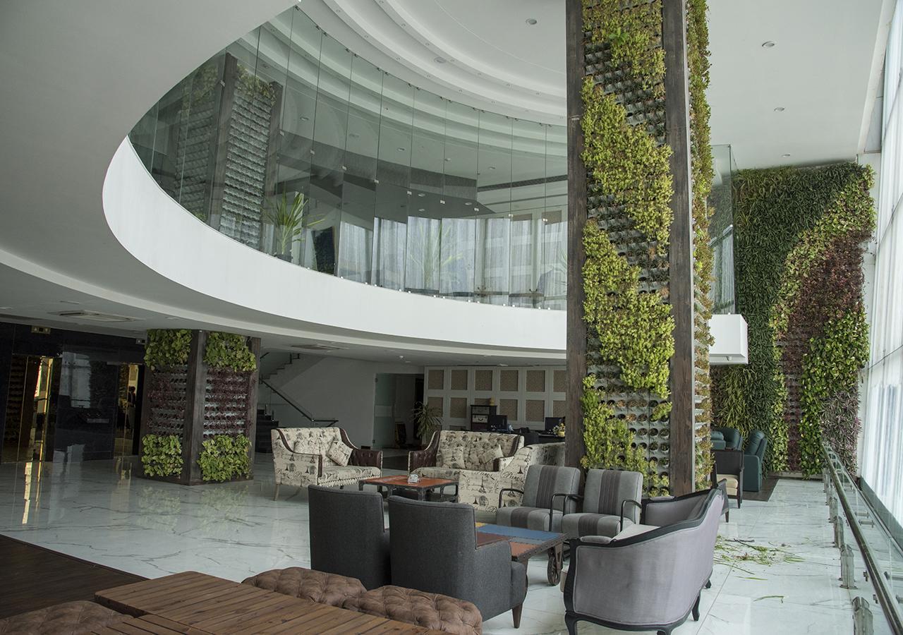 Regenta Central Hotel & Convention Centre Nágpur Kültér fotó