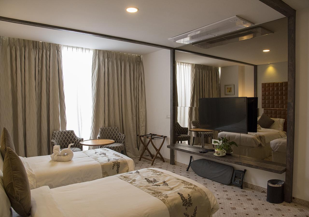 Regenta Central Hotel & Convention Centre Nágpur Kültér fotó