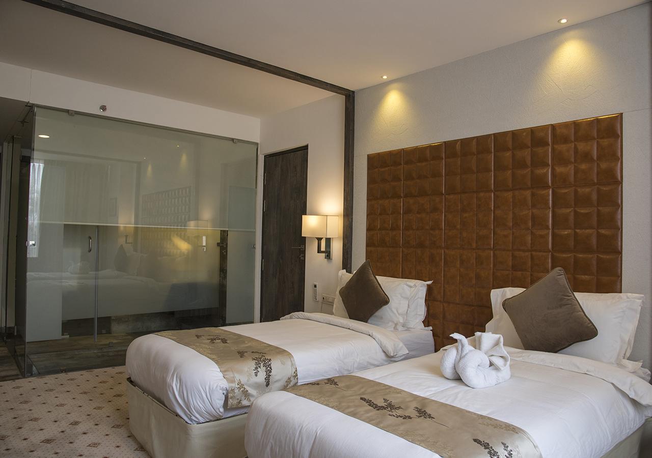 Regenta Central Hotel & Convention Centre Nágpur Kültér fotó