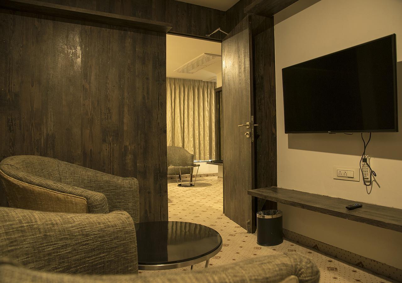 Regenta Central Hotel & Convention Centre Nágpur Kültér fotó