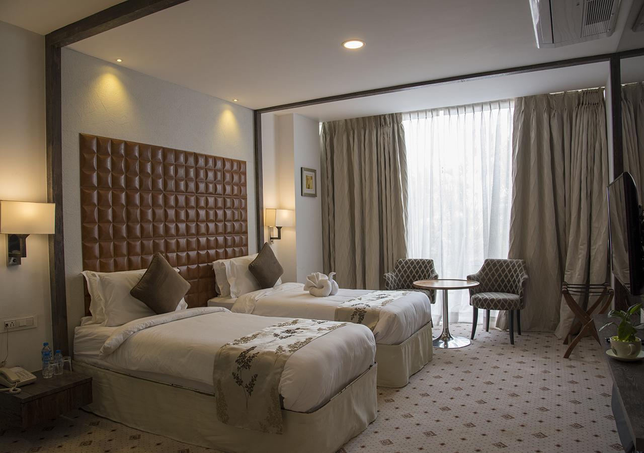 Regenta Central Hotel & Convention Centre Nágpur Kültér fotó
