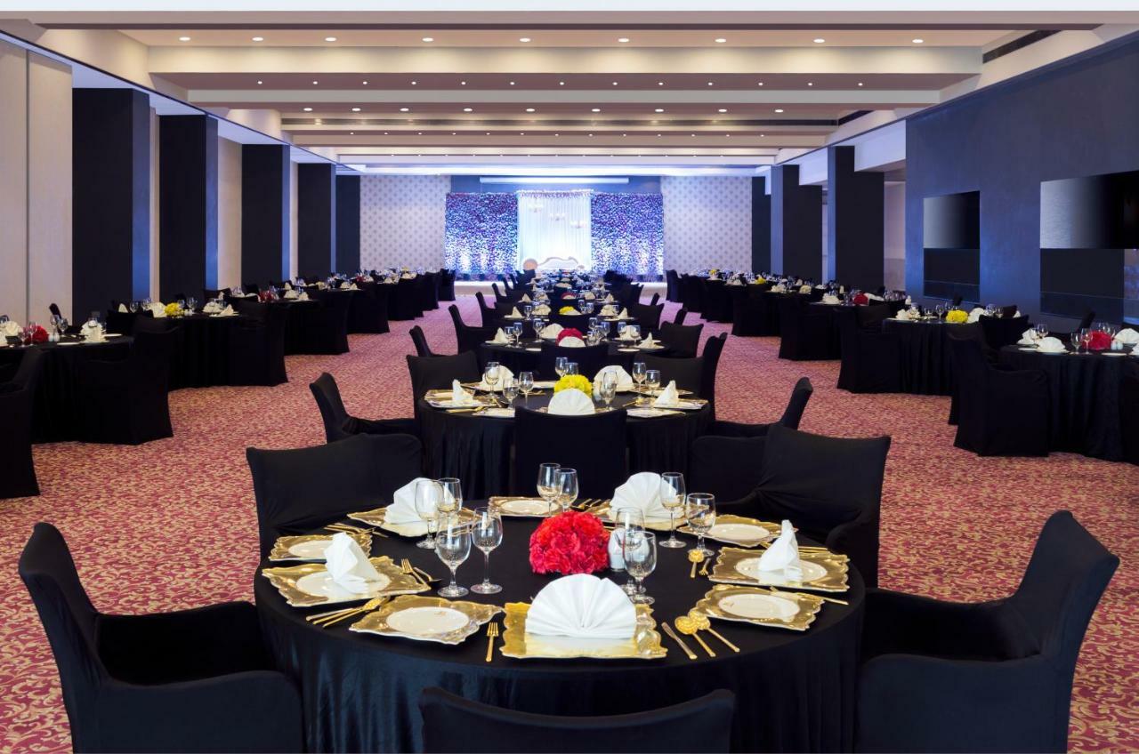 Regenta Central Hotel & Convention Centre Nágpur Kültér fotó