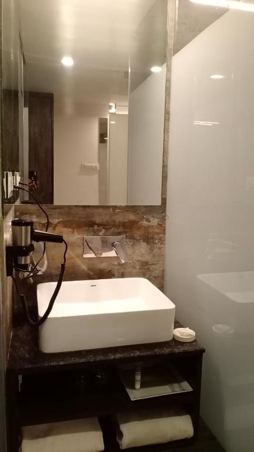 Regenta Central Hotel & Convention Centre Nágpur Kültér fotó