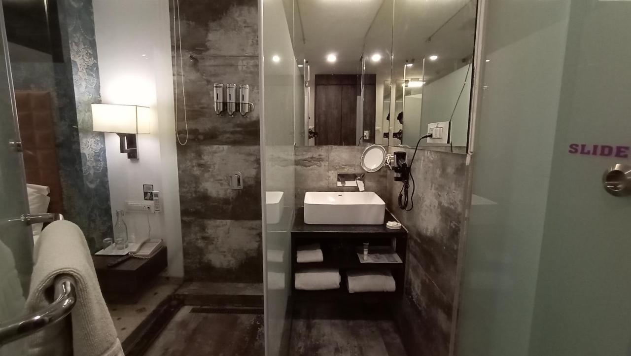Regenta Central Hotel & Convention Centre Nágpur Kültér fotó
